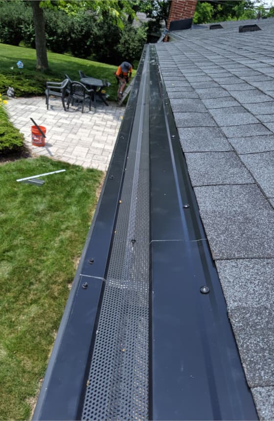Single Cable Eave Panel with Heated Gutter Screen Matte Black (EP-SC)